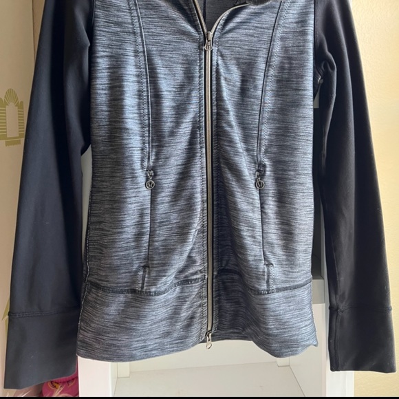 RARE Lululemon jacket size 4 - Picture 6 of 13
